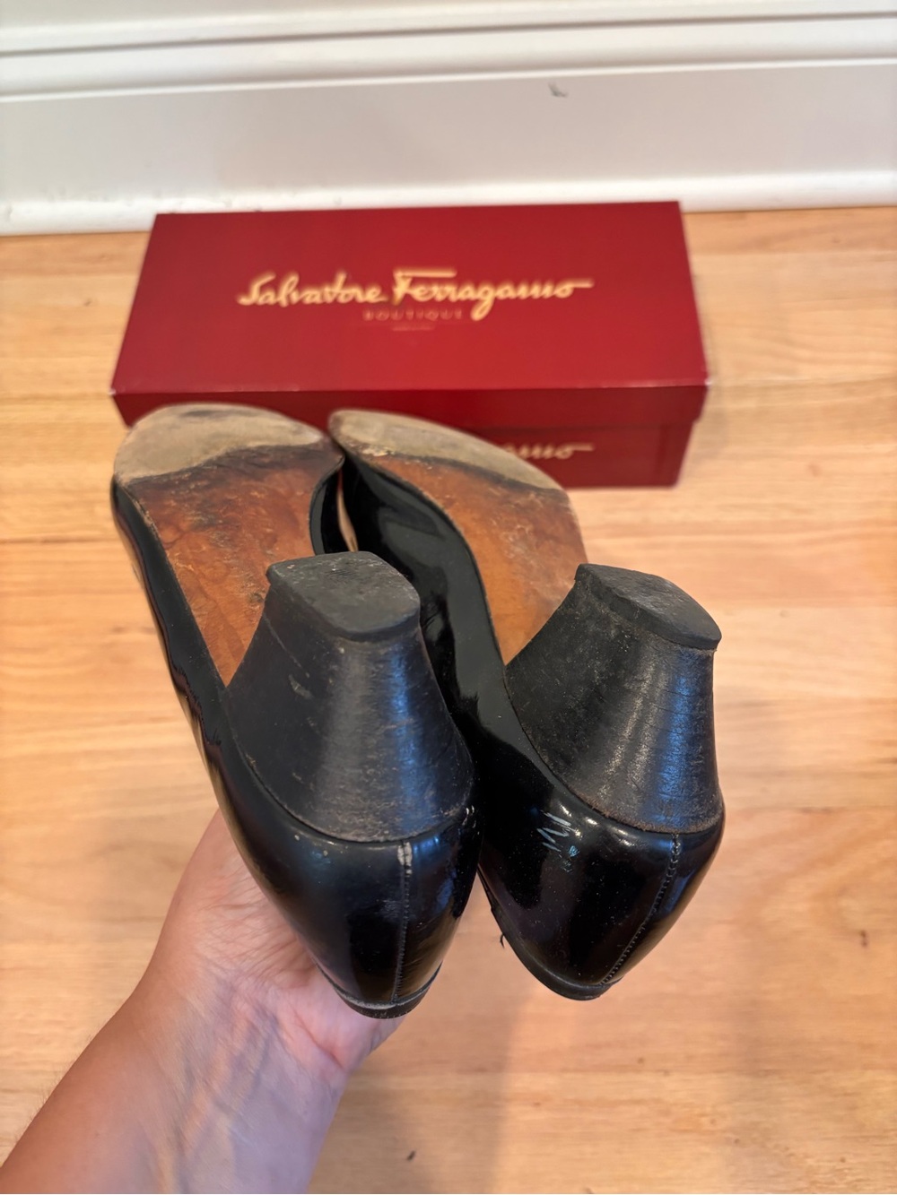 Salvatore Ferragamo black patent leather heels size US 10 - Picture 9 of 11